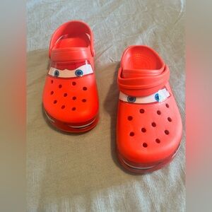 CROCS lightning mcqueen adult size M-6 W-8